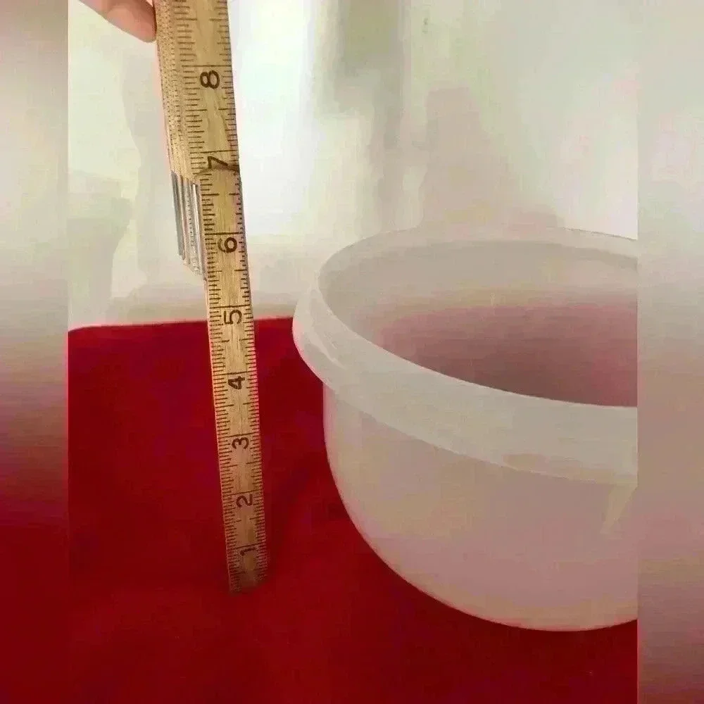 VTG TUPPERWARE 7X5.5 REPLACEMENT WHITE BOWL